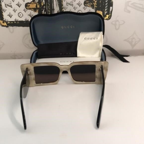 Gucci GG0543S 002 Ivory Black Oversized Rectangular Sunglasses Brown Lens - Picture 6 of 12